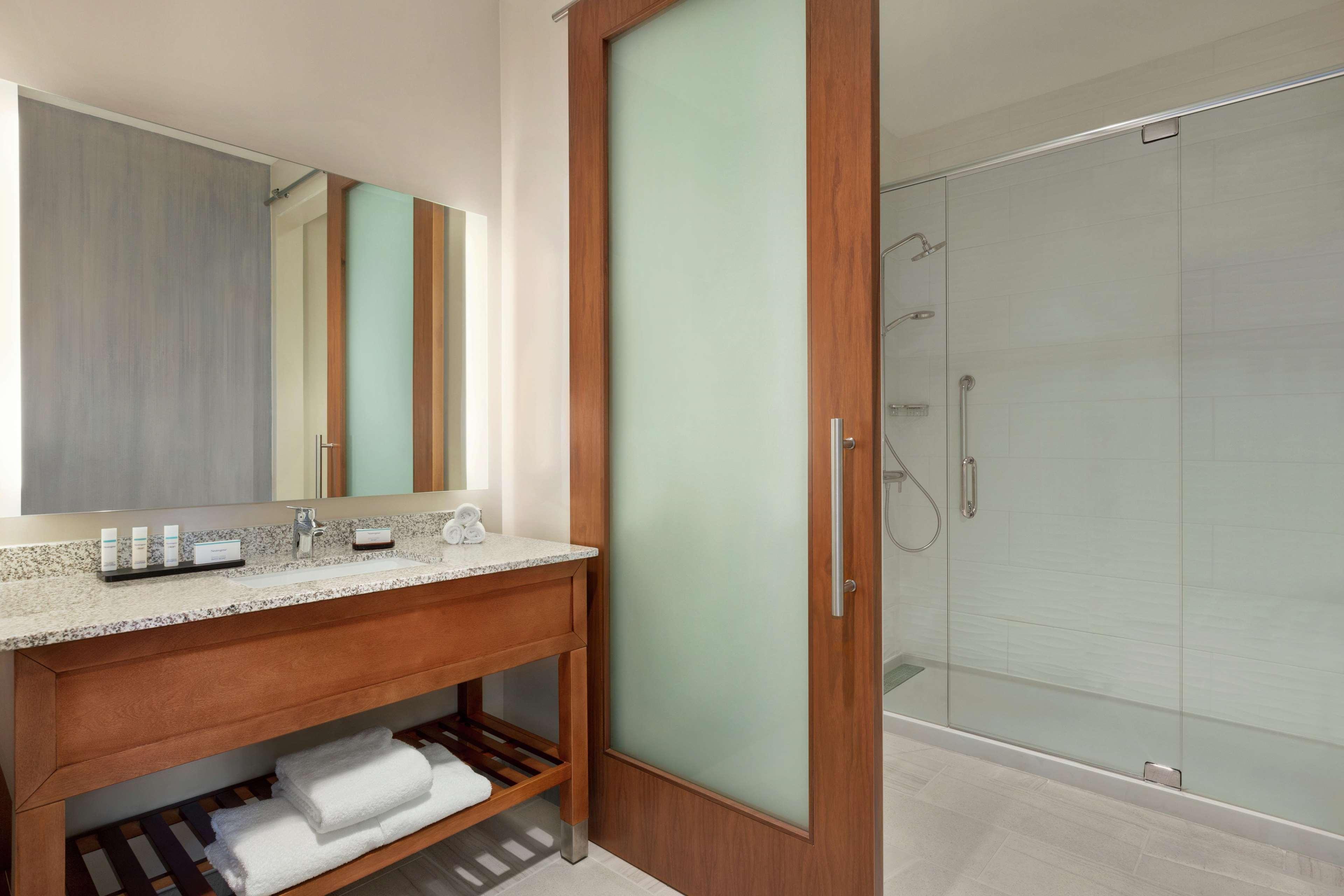 Embassy Suites By Hilton Sarasota Ngoại thất bức ảnh