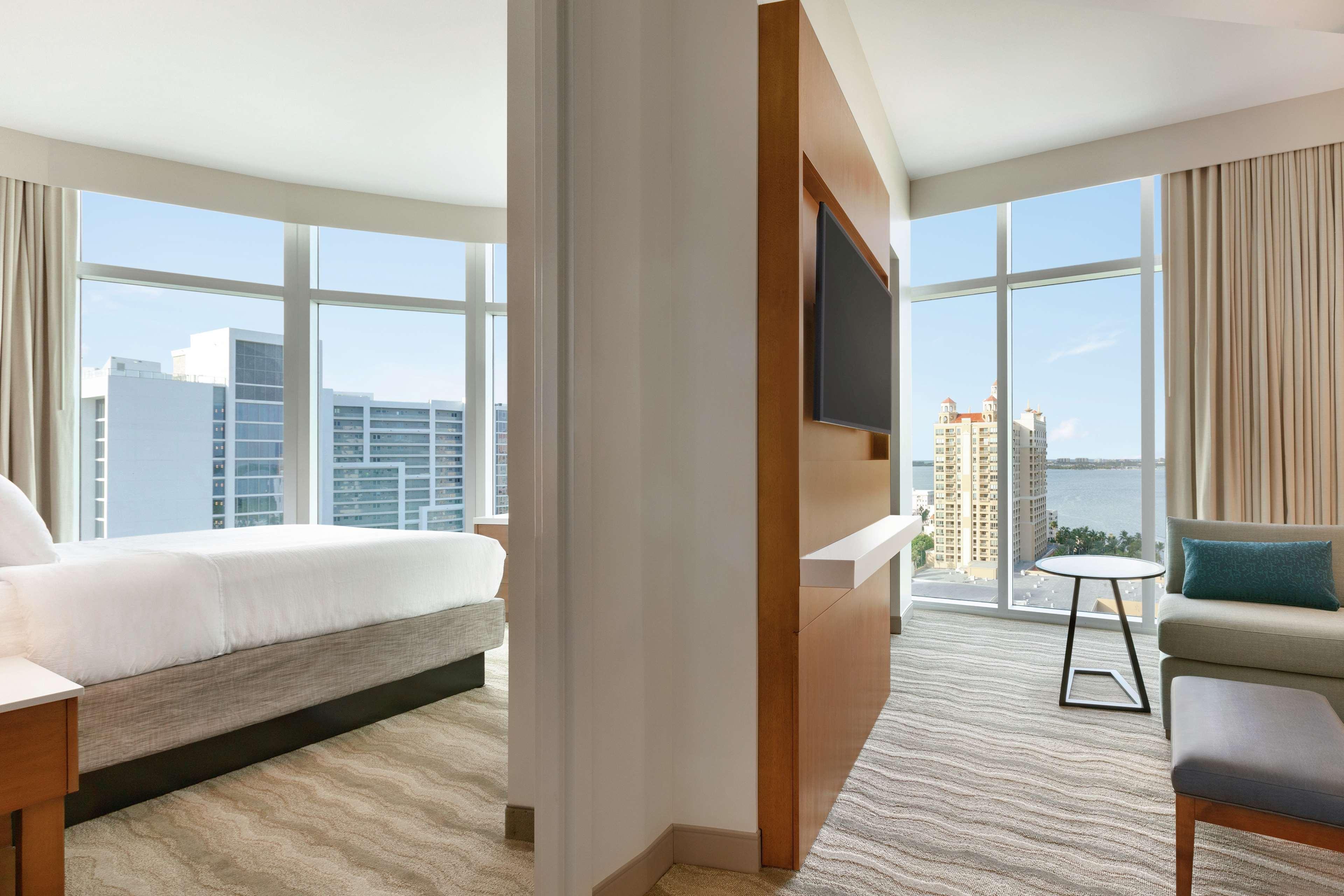 Embassy Suites By Hilton Sarasota Ngoại thất bức ảnh